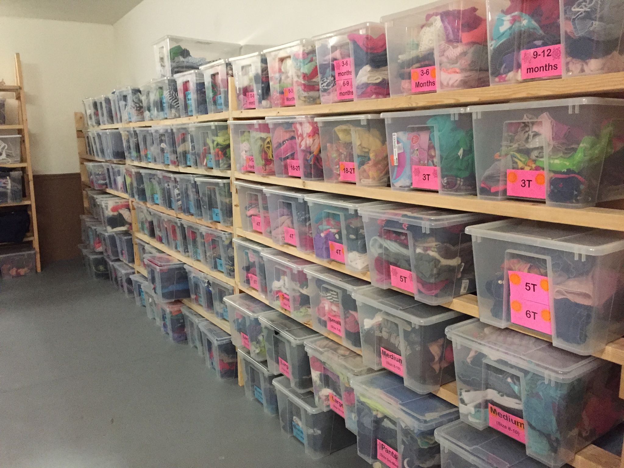 EDWARDSBURG FOSTER CLOTHES CLOSET